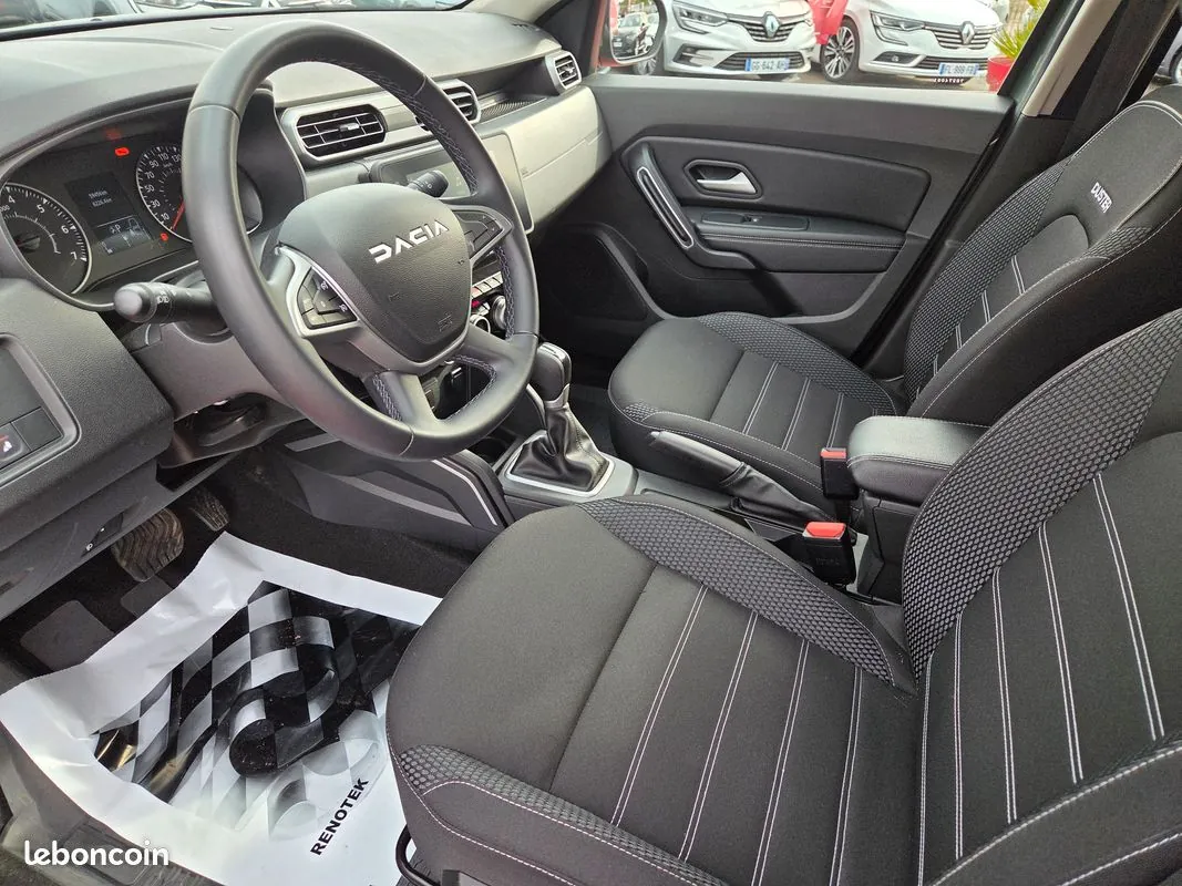 Dacia Duster 2023 photo 2