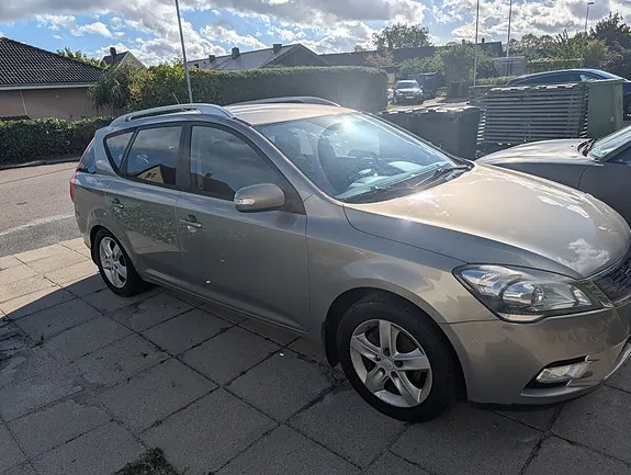 Kia Ceed 2011 photo 2