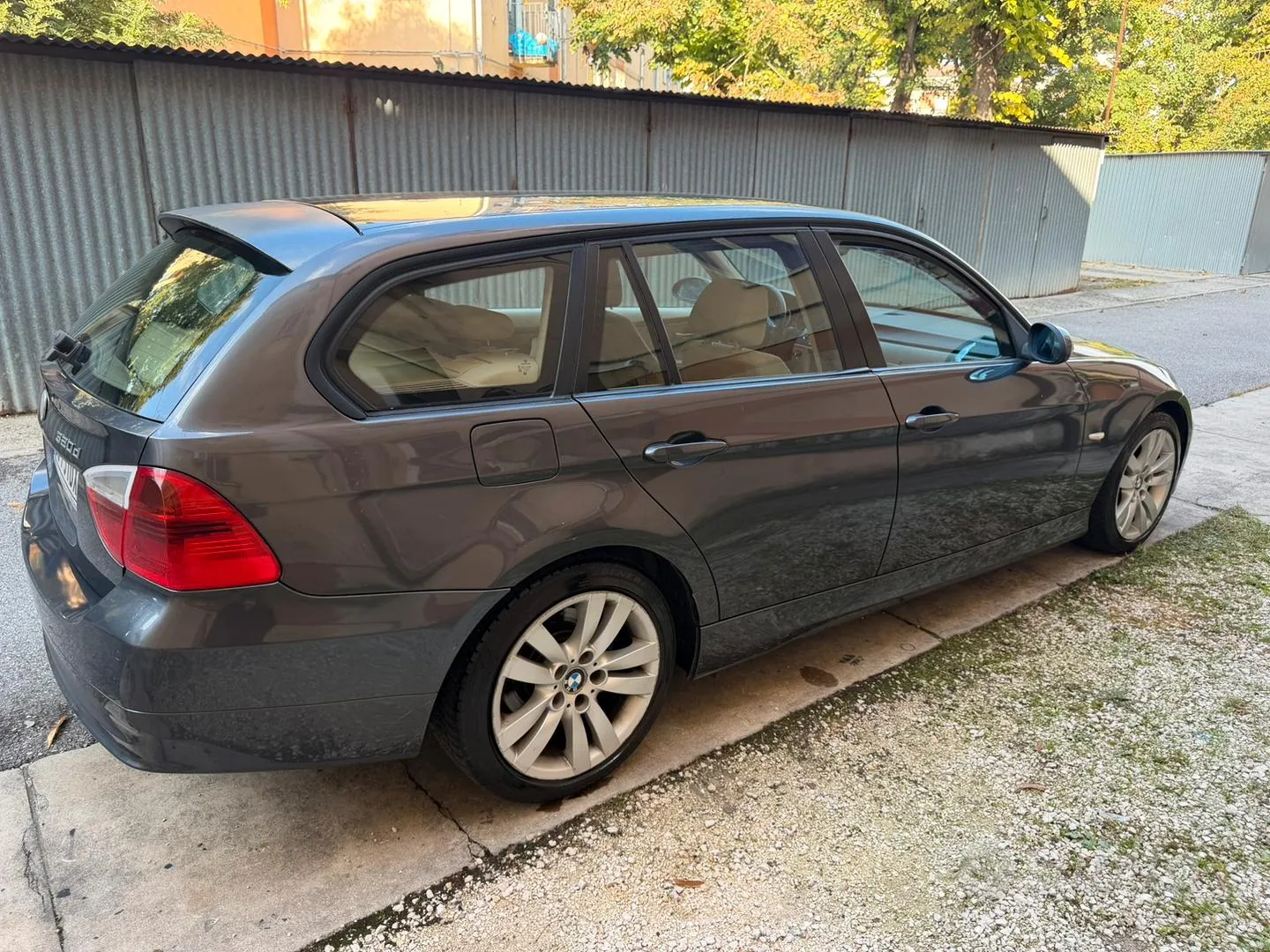 BMW 3 Series 2006 photo 2