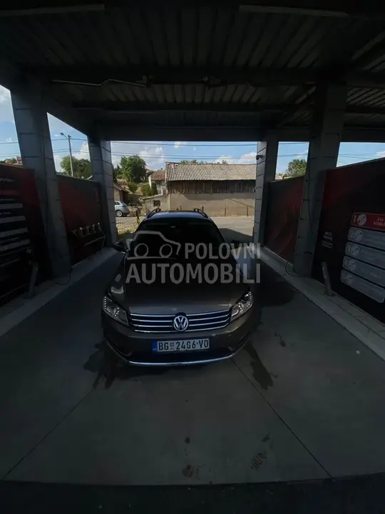 Volkswagen Passat B7 2011 photo 2