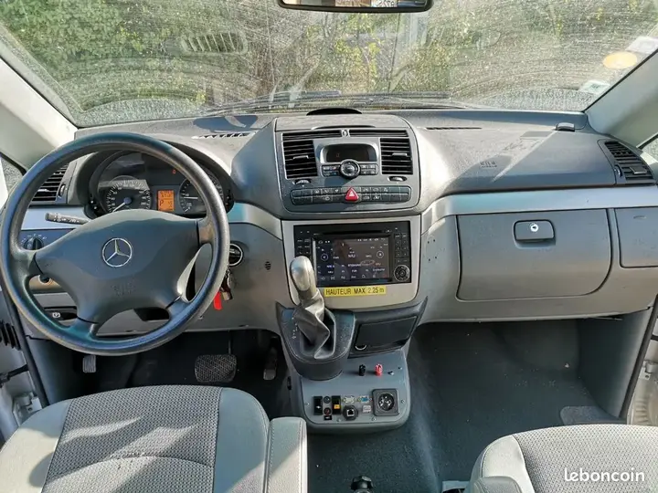 Mercedes-Benz Viano 2009 photo 4