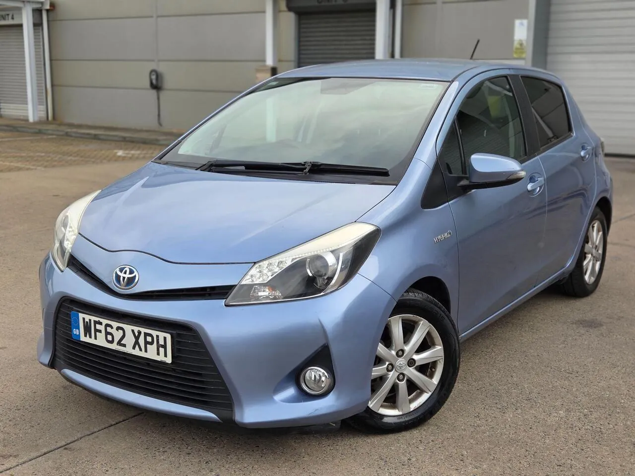Toyota Yaris 2012 photo 2