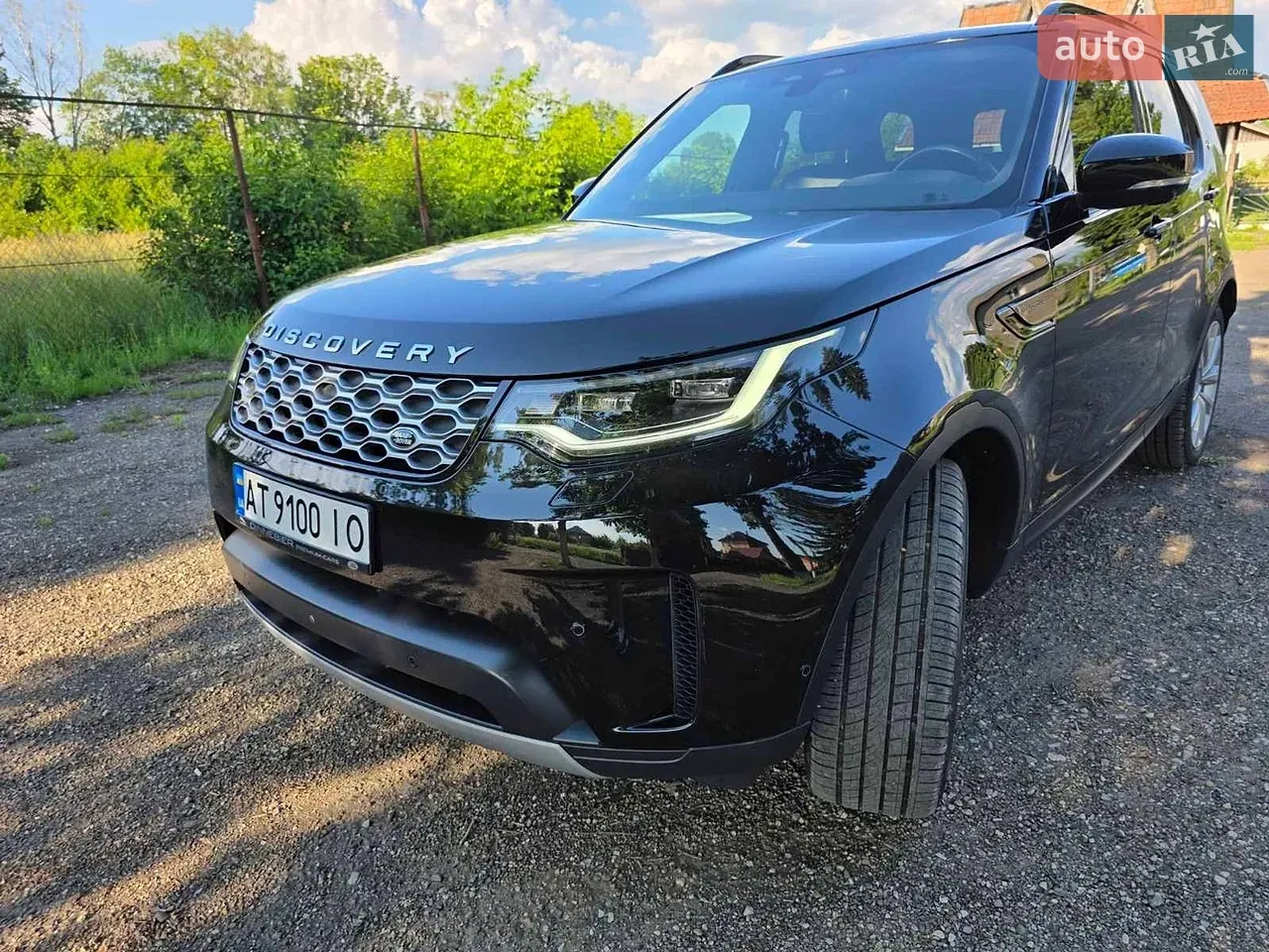 Land Rover Discovery 2021 photo 2