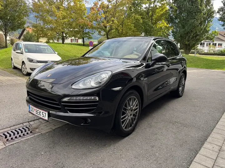 Porsche Cayenne 2012 photo 3