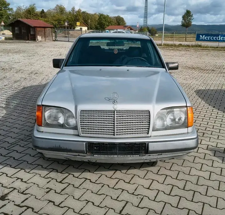 Mercedes-Benz 250 D