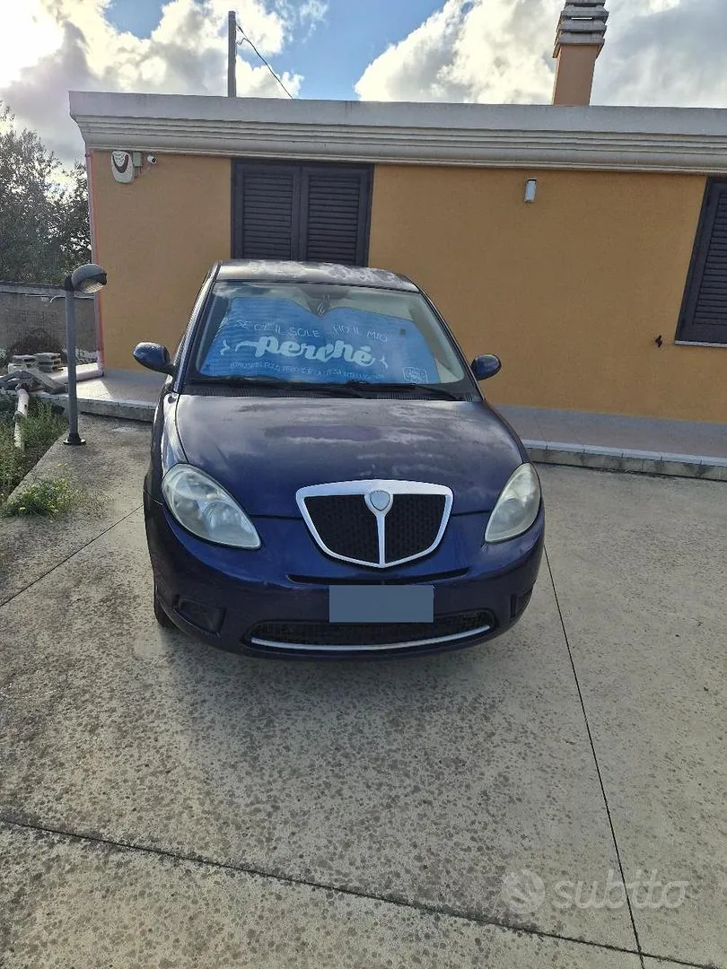 Lancia Ypsilon