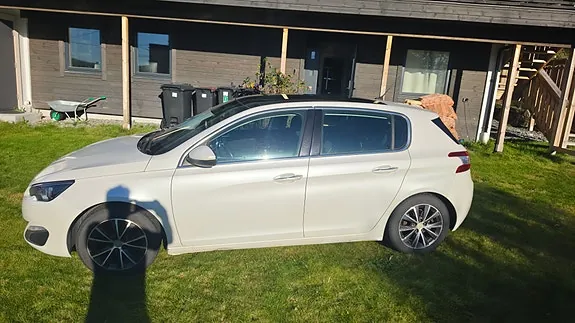 Peugeot 308 2013 photo 2