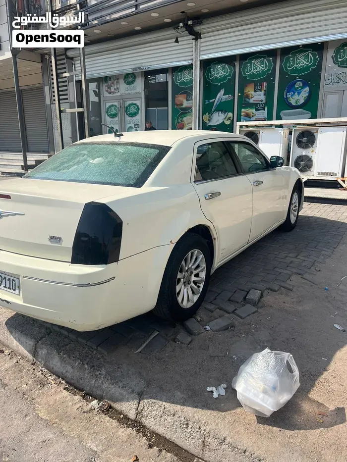Chrysler 300 2008 photo 2