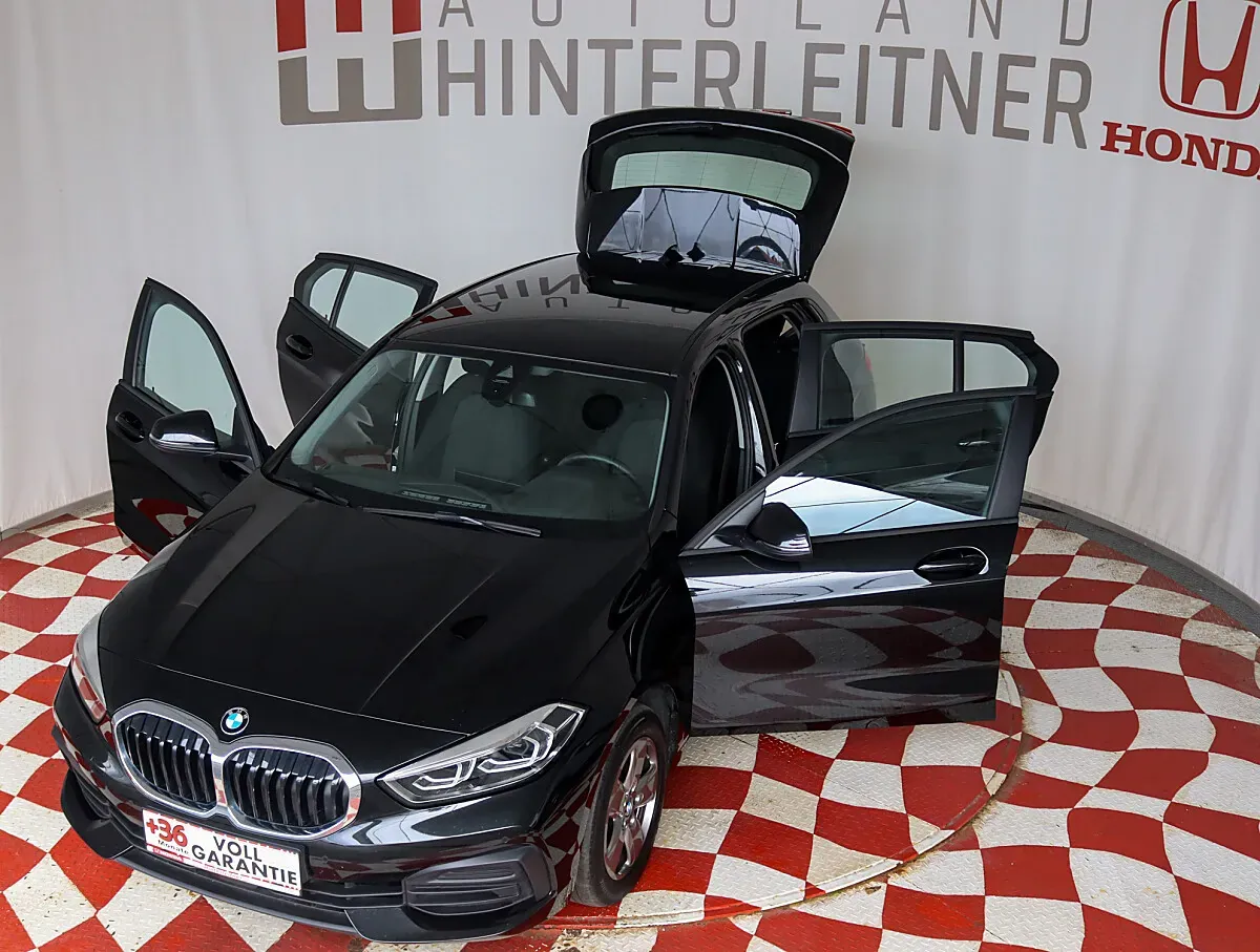 BMW 1 Series 2023 photo 3