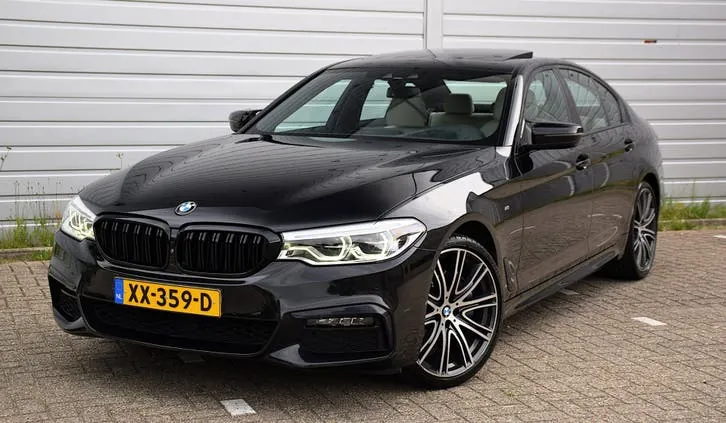 BMW 5 Series 2019 photo 2
