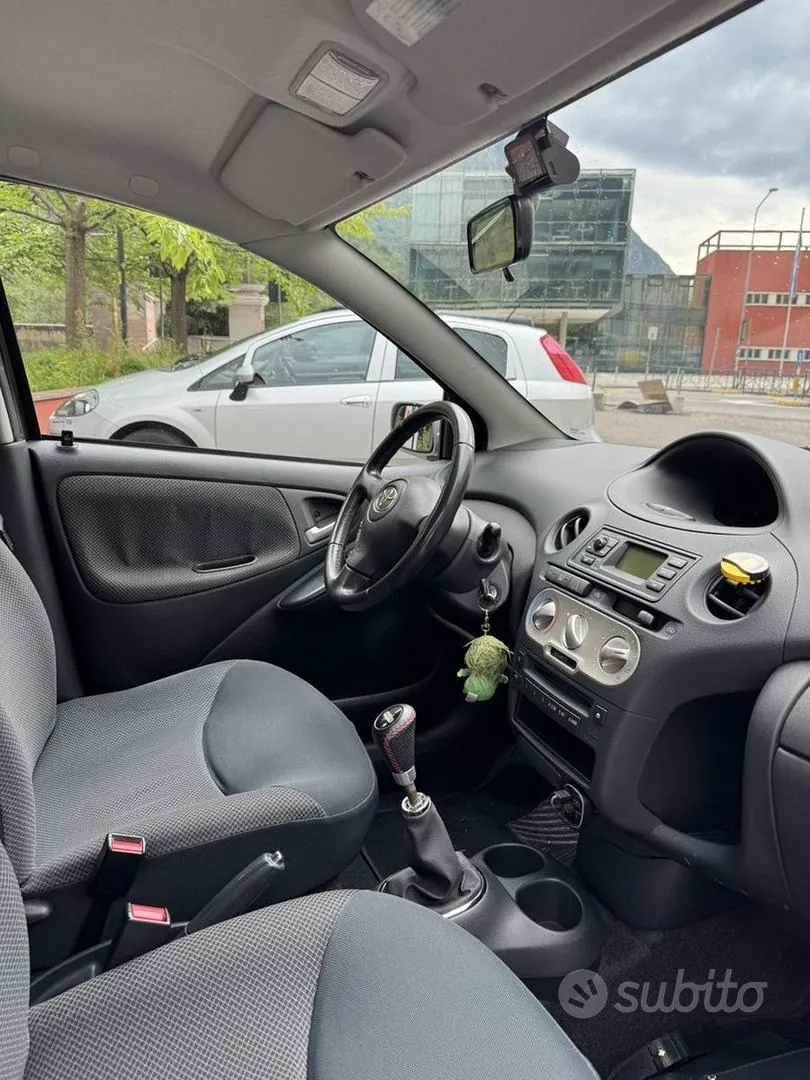 Toyota Yaris 2004 photo 5