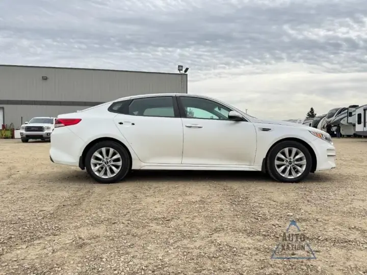 Kia Optima 2017 photo 4