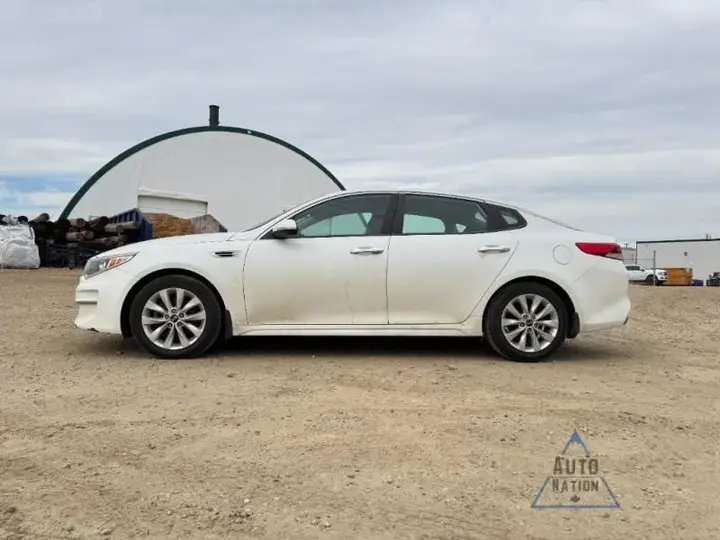 Kia Optima 2017 photo 2