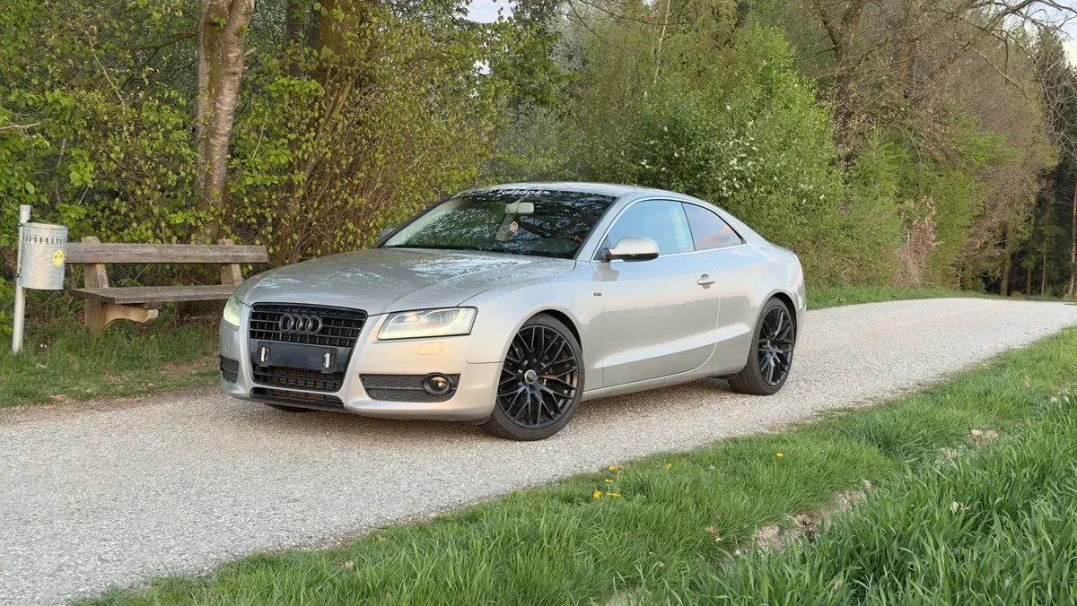 Audi A5 2011 photo 2