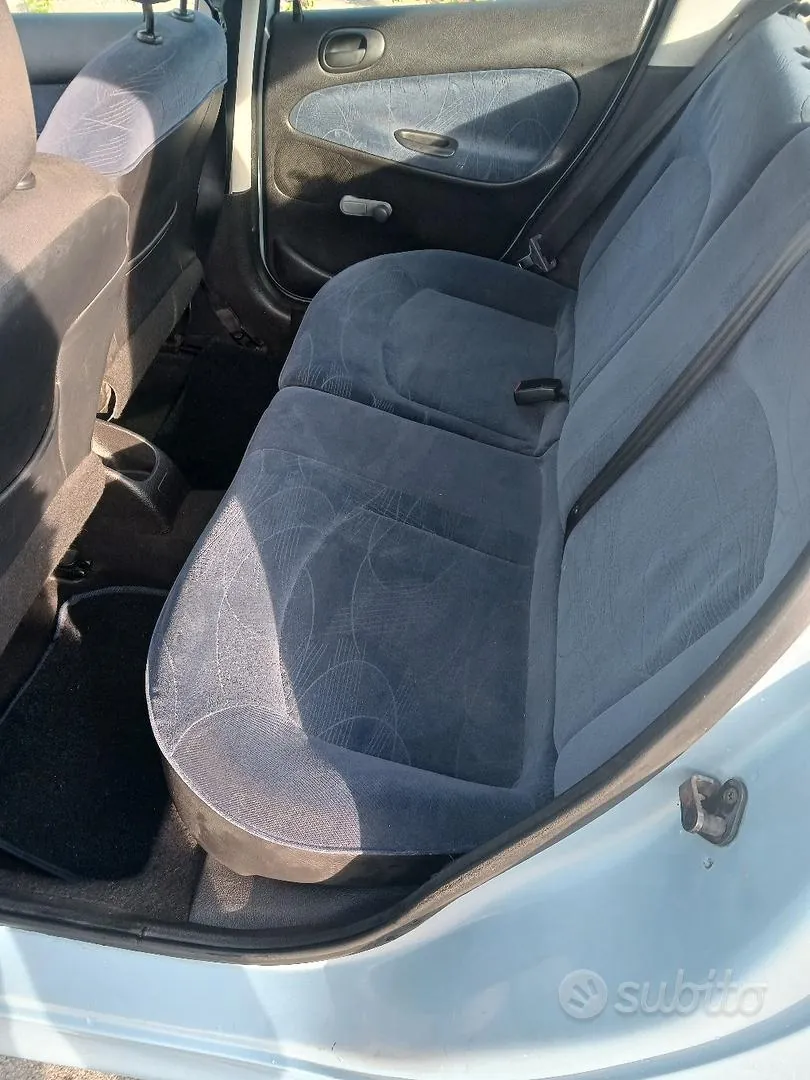 Peugeot 206 2001 photo 2