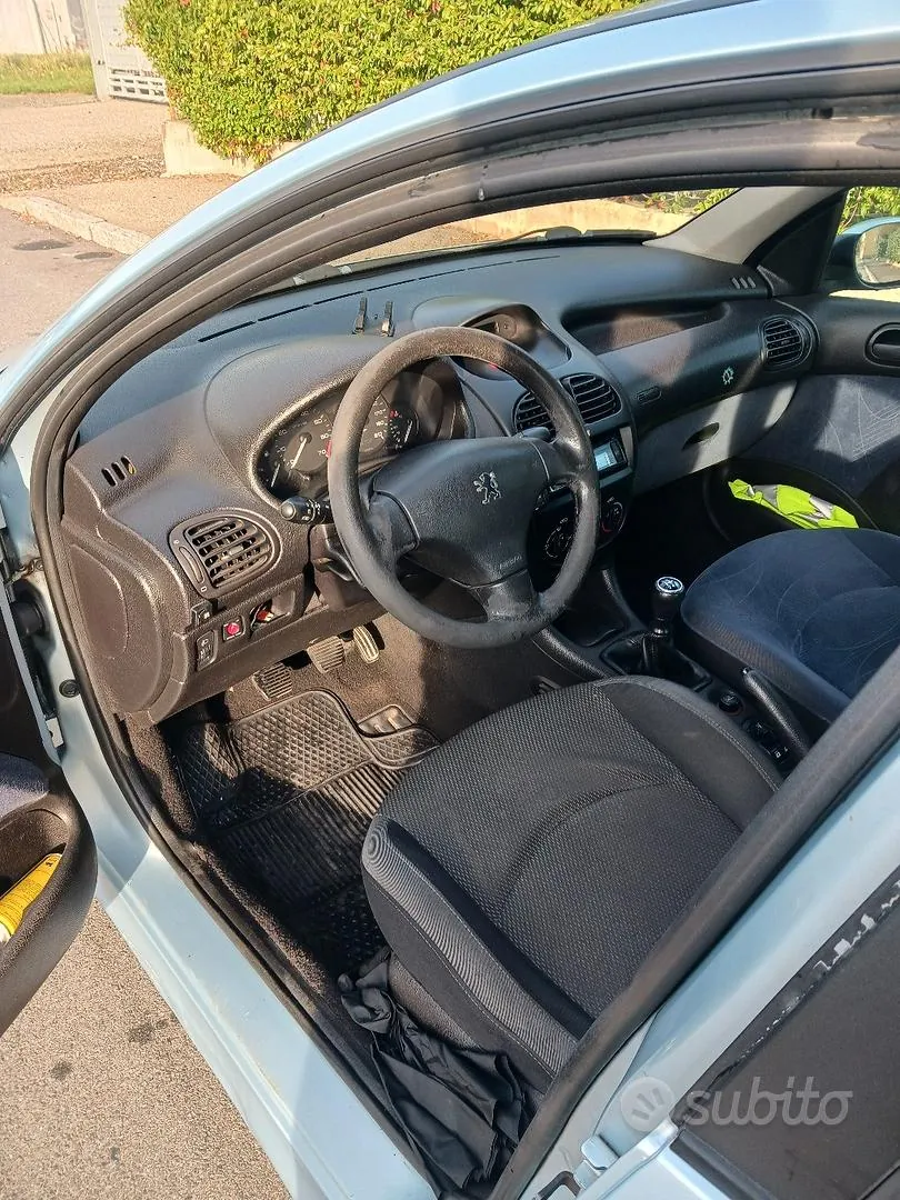 Peugeot 206 2001 photo 3