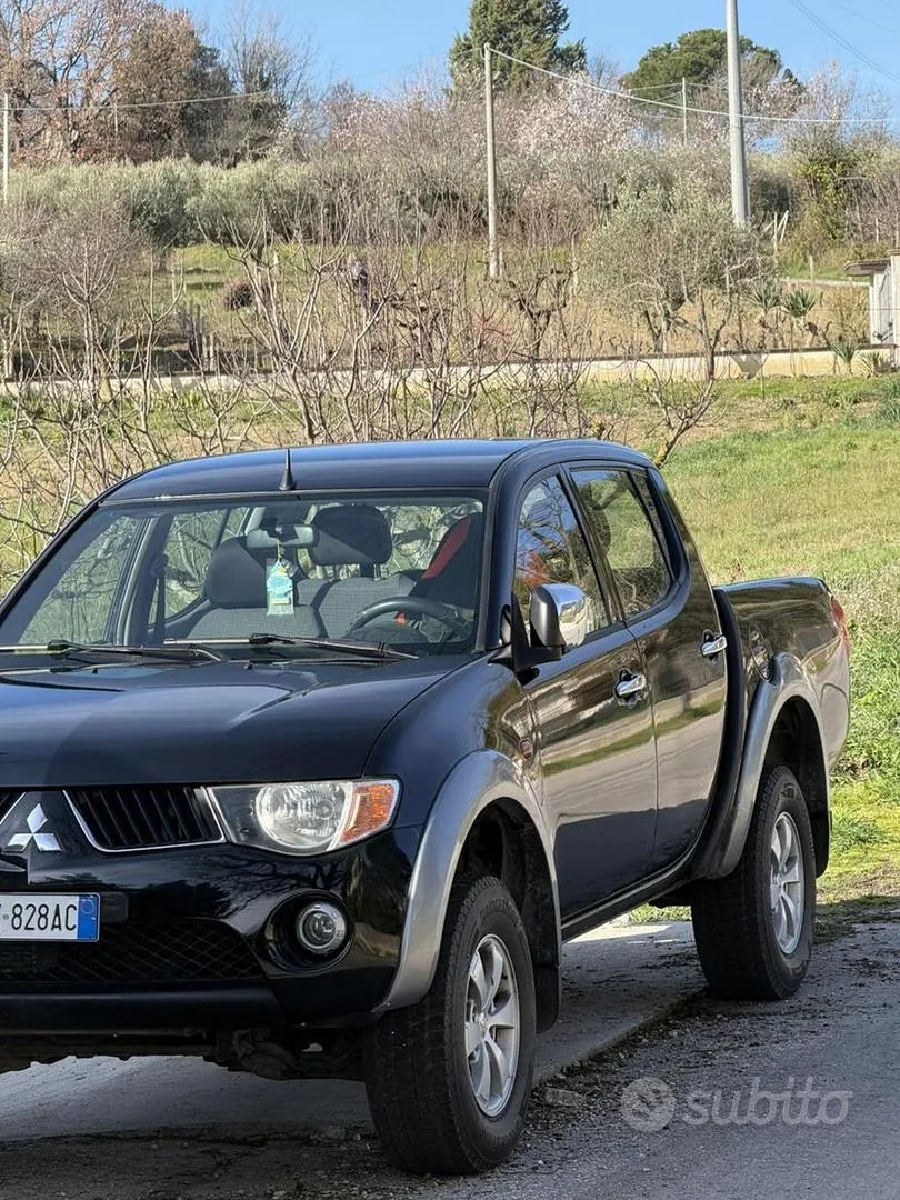 Mitsubishi L200 2007 photo 2