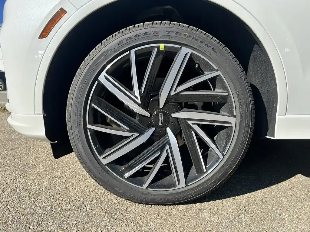 Lincoln Aviator 2027 photo 3