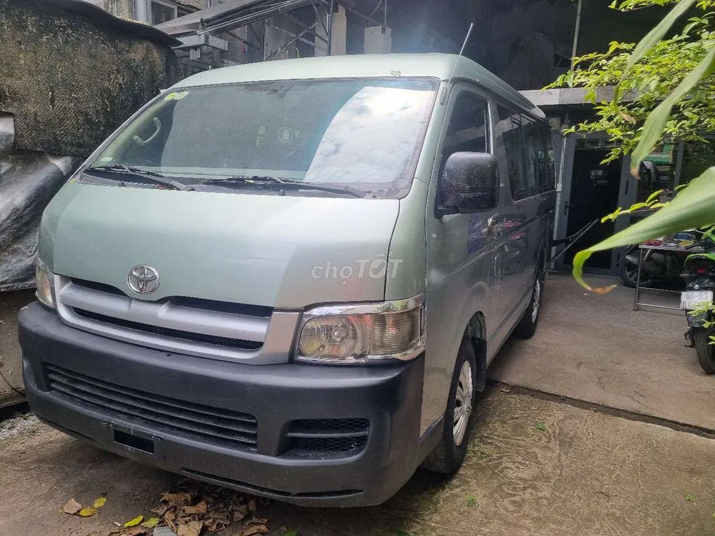 Toyota Hiace 2010 photo 4