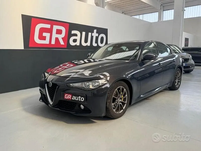Alfa Romeo Giulia 2016 photo 2