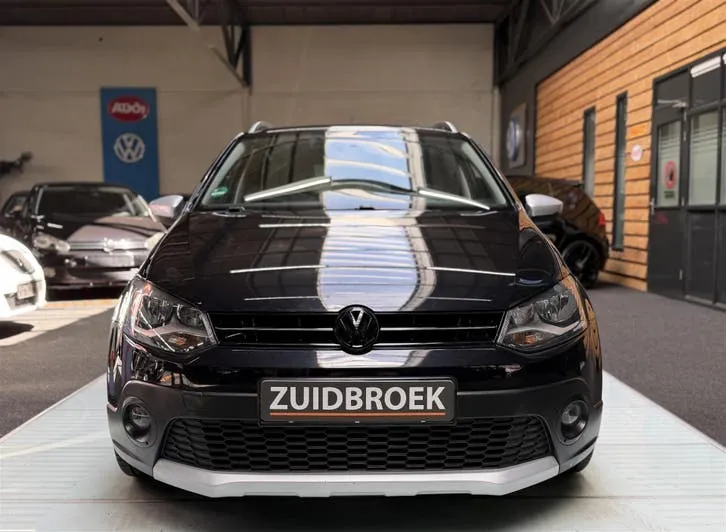 Volkswagen Polo 2012 photo 2