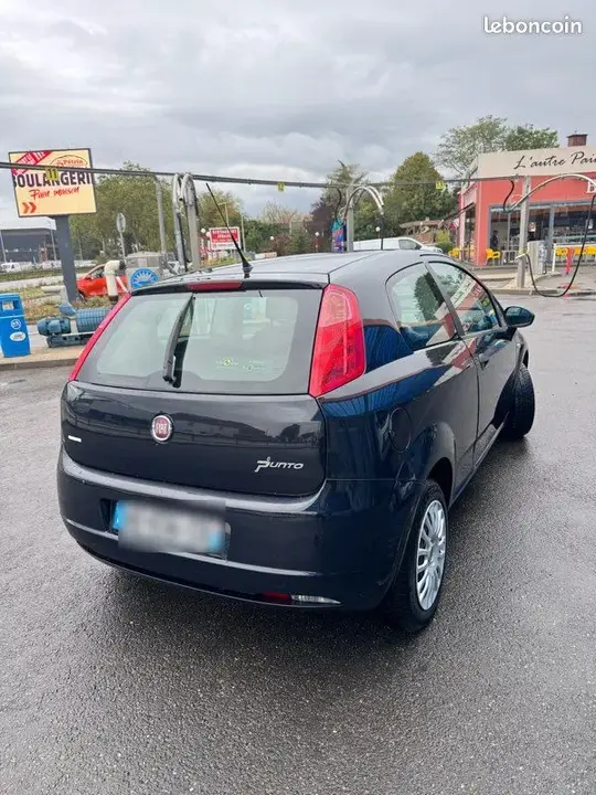 Fiat Grande Punto 2009 photo 2
