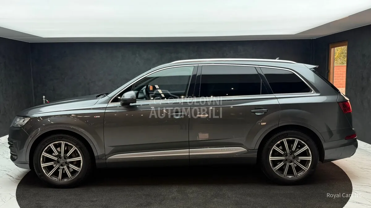 Audi Q7 2015 photo 2