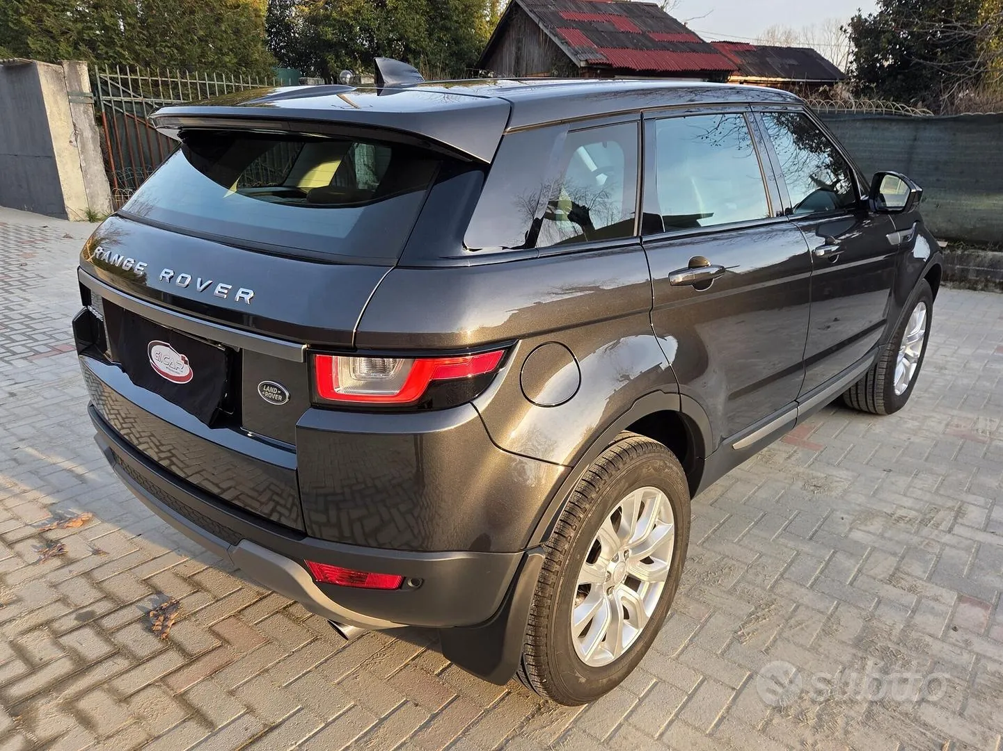 Land Rover Range Rover Evoque 2017 photo 3