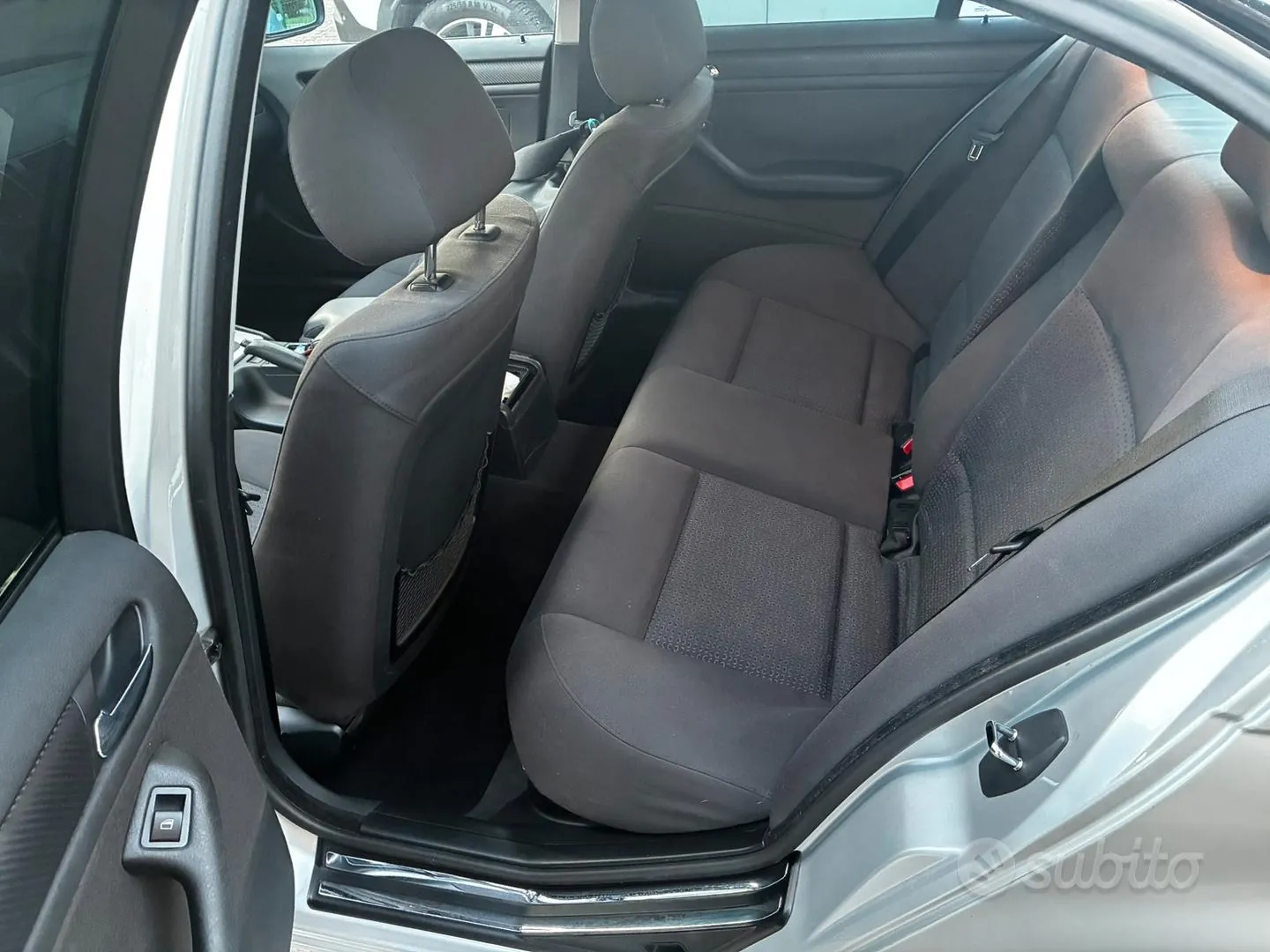 BMW E46 2003 photo 4
