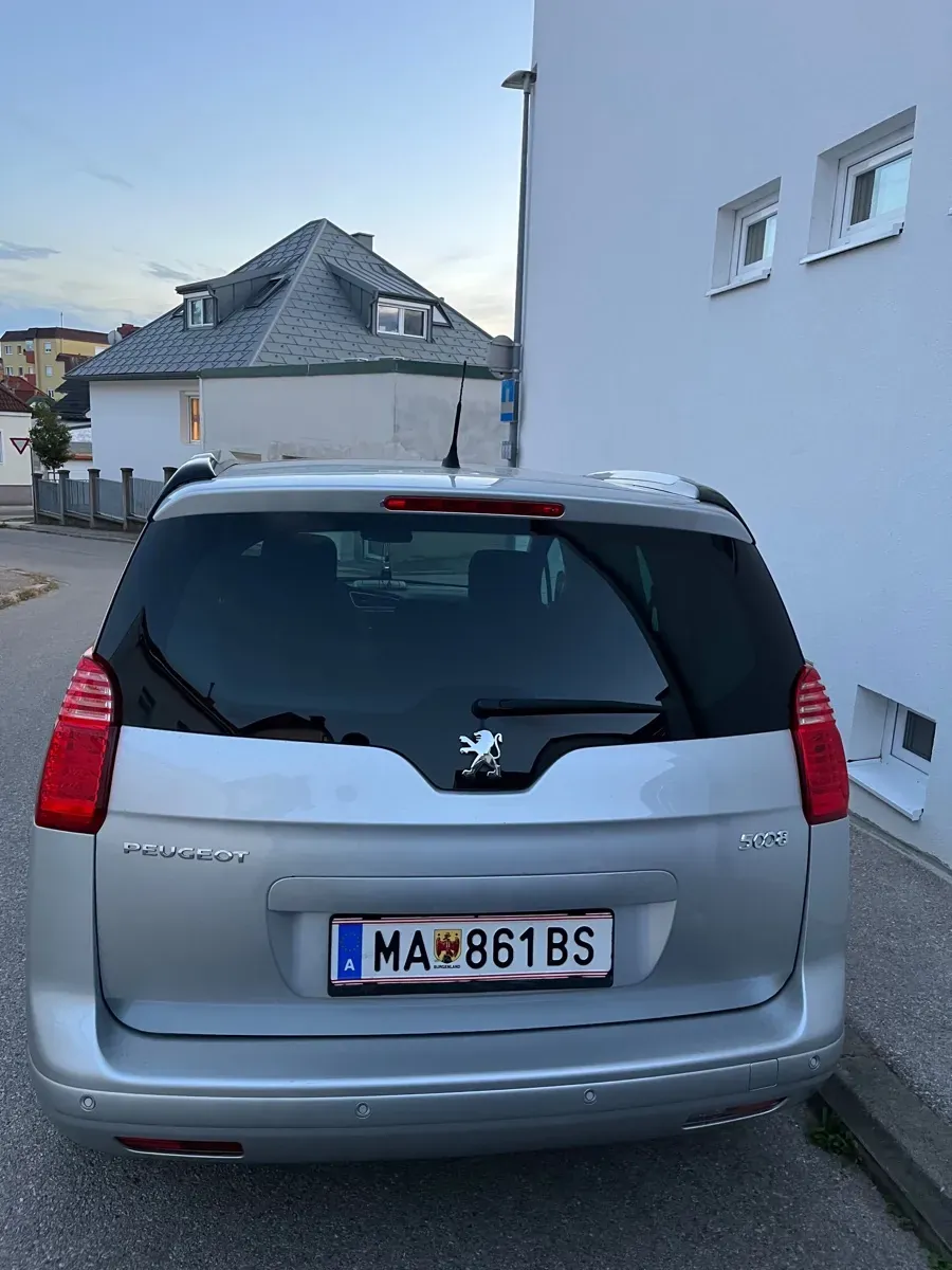 Peugeot 5008 2013 photo 3