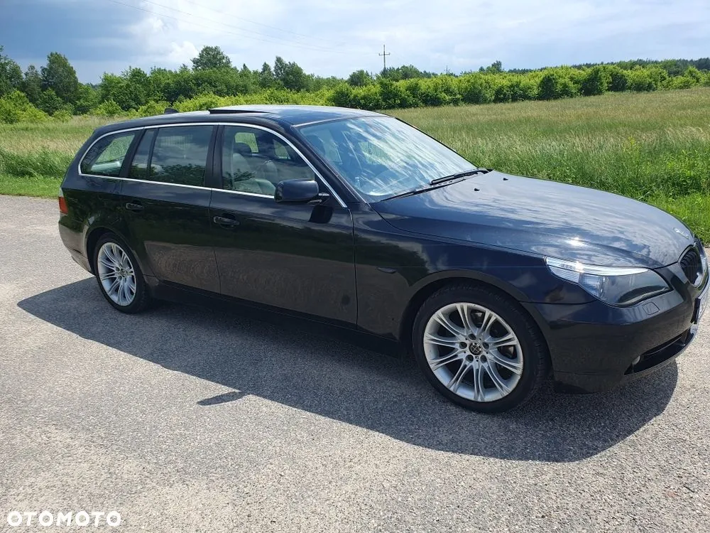 BMW E61 2004 photo 2