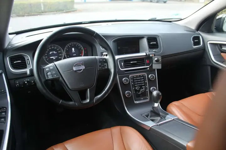 Volvo V60 2011 photo 3