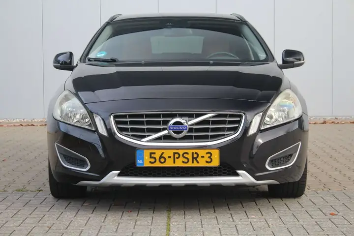 Volvo V60 2011 photo 2
