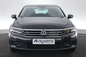 Volkswagen Passat 2022 photo 2