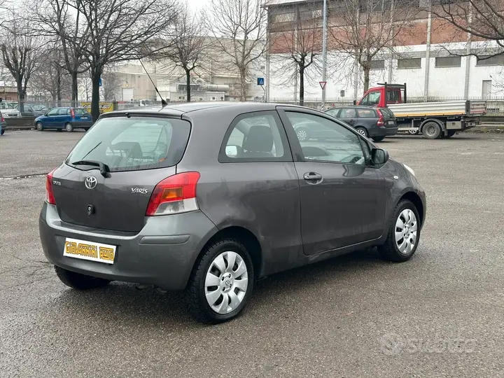 Toyota Yaris 2009 photo 5