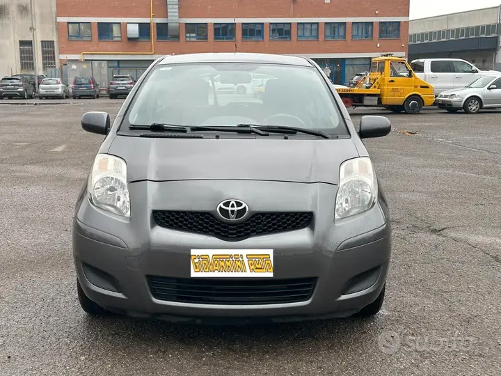 Toyota Yaris 2009 photo 2