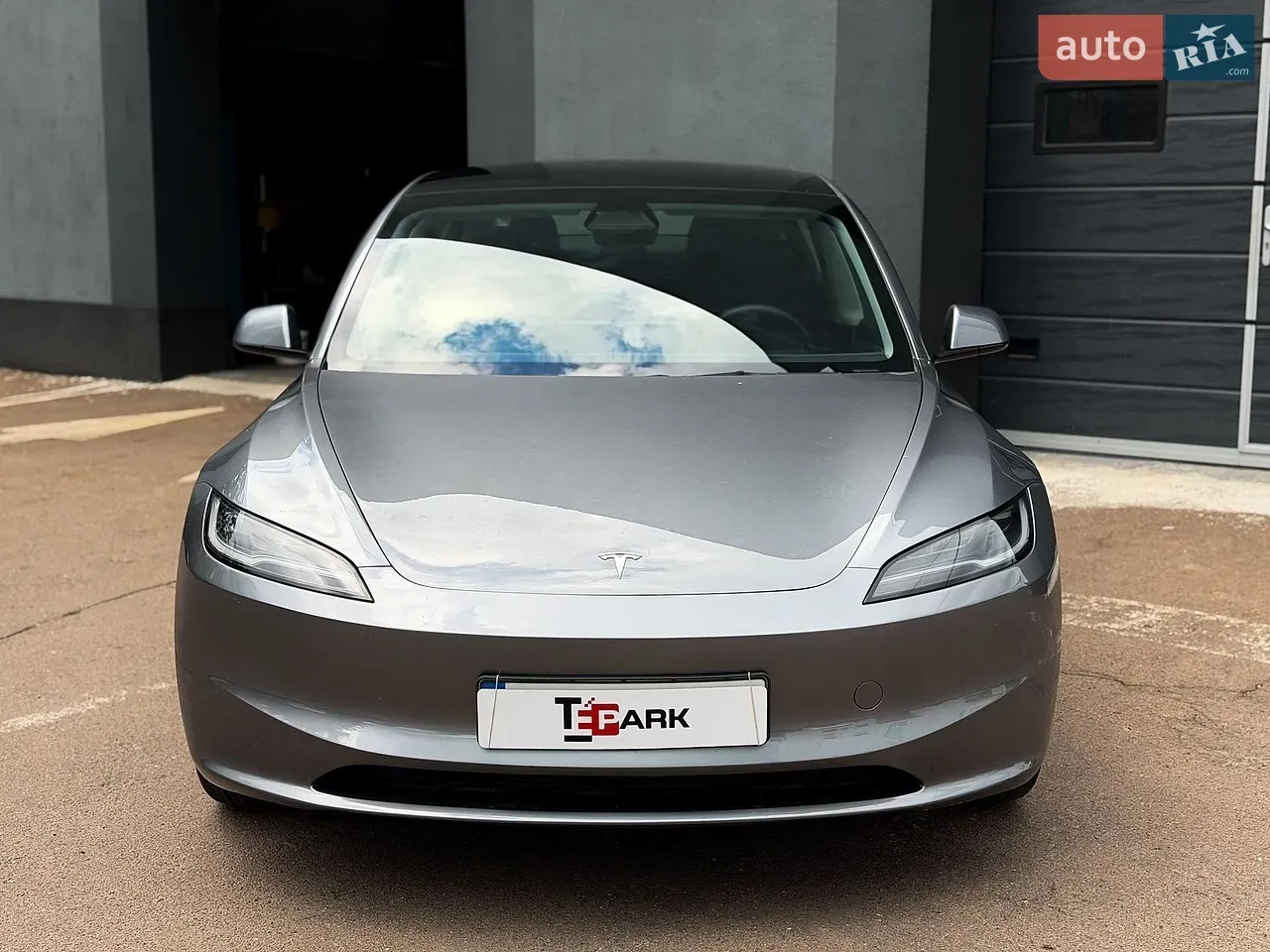 Tesla Model 3 2025 photo 2