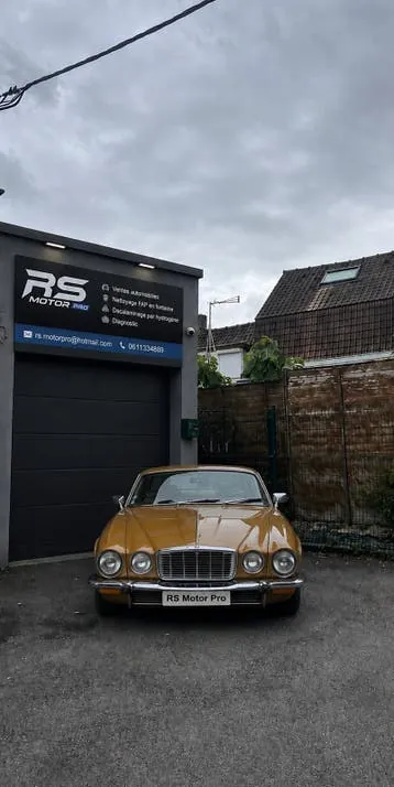 Jaguar Xj6