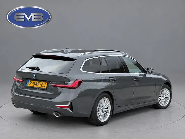 BMW 3 Series 2022 photo 3