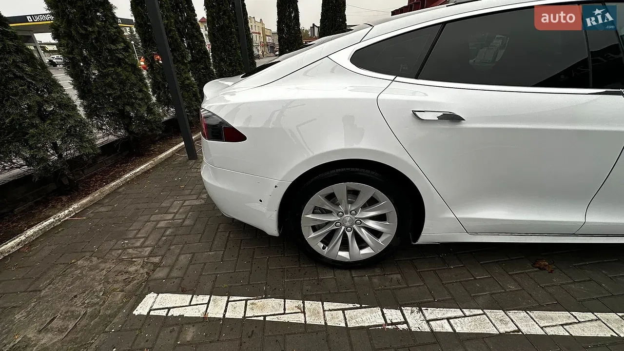 Tesla Model S 2018 photo 3