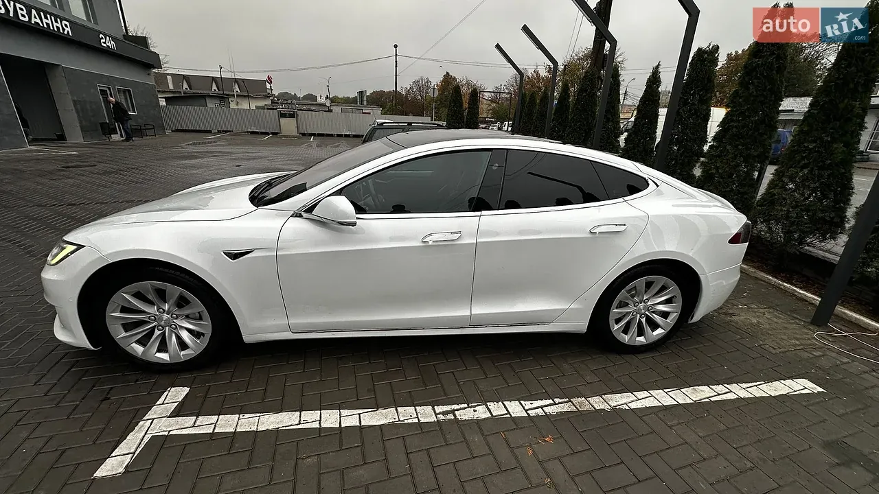 Tesla Model S 2018 photo 2