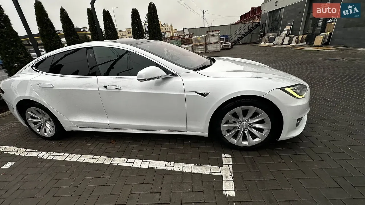 Tesla Model S 2018 photo 4
