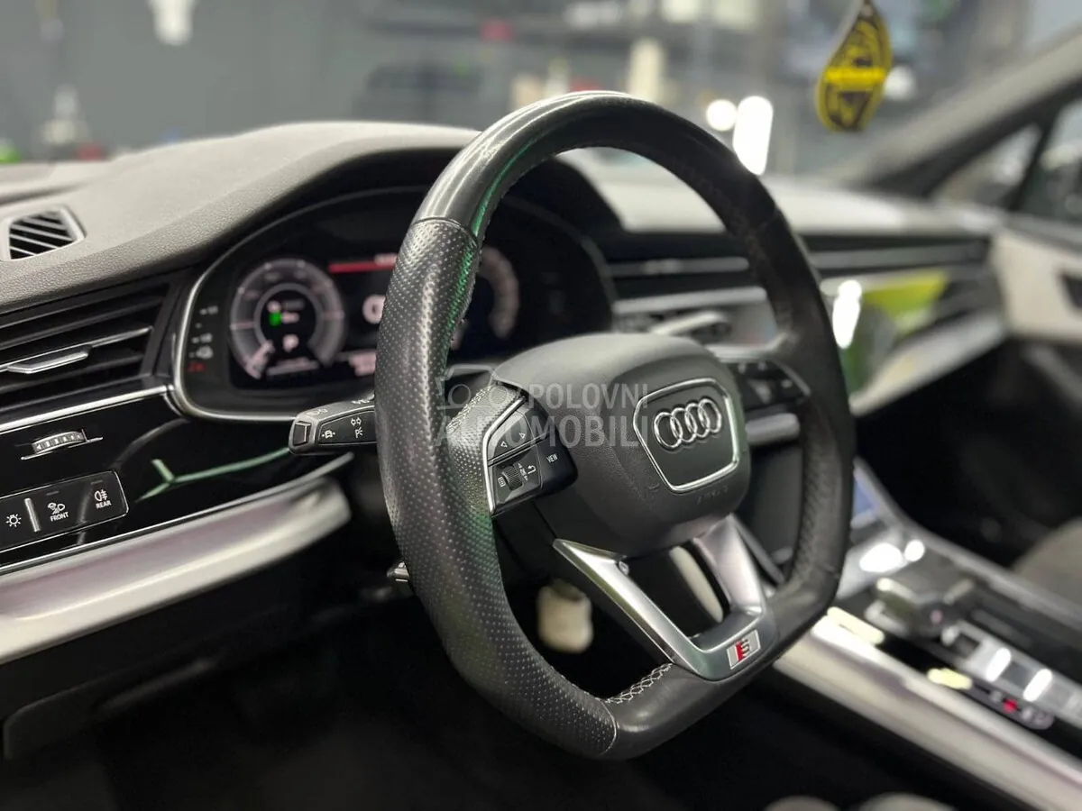 Audi Q7 2021 photo 5