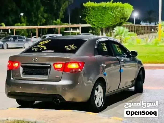 Kia Forte 2011 photo 2