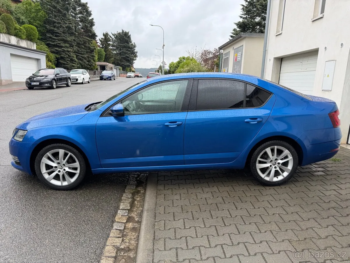 Skoda Octavia photo 2