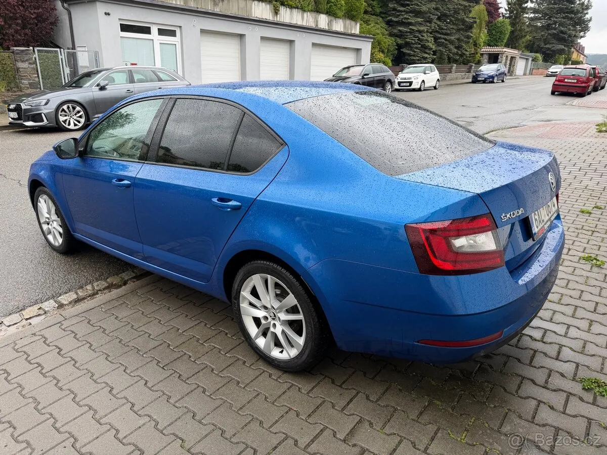 Skoda Octavia photo 3