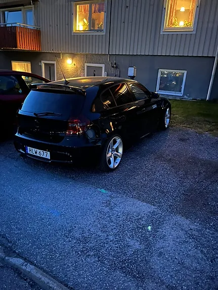BMW 118D 2008 photo 2
