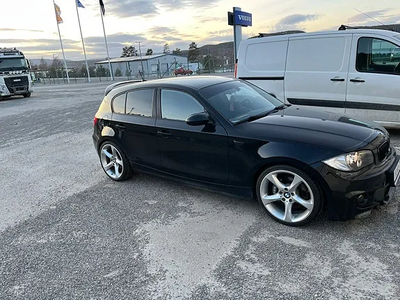 BMW 118D 2008 photo 3