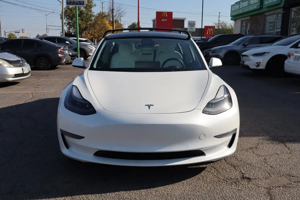 Tesla Model 3 2021 photo 2