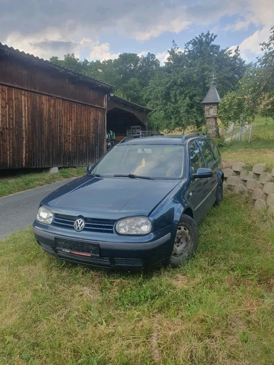 Volkswagen Golf 2002 photo 2